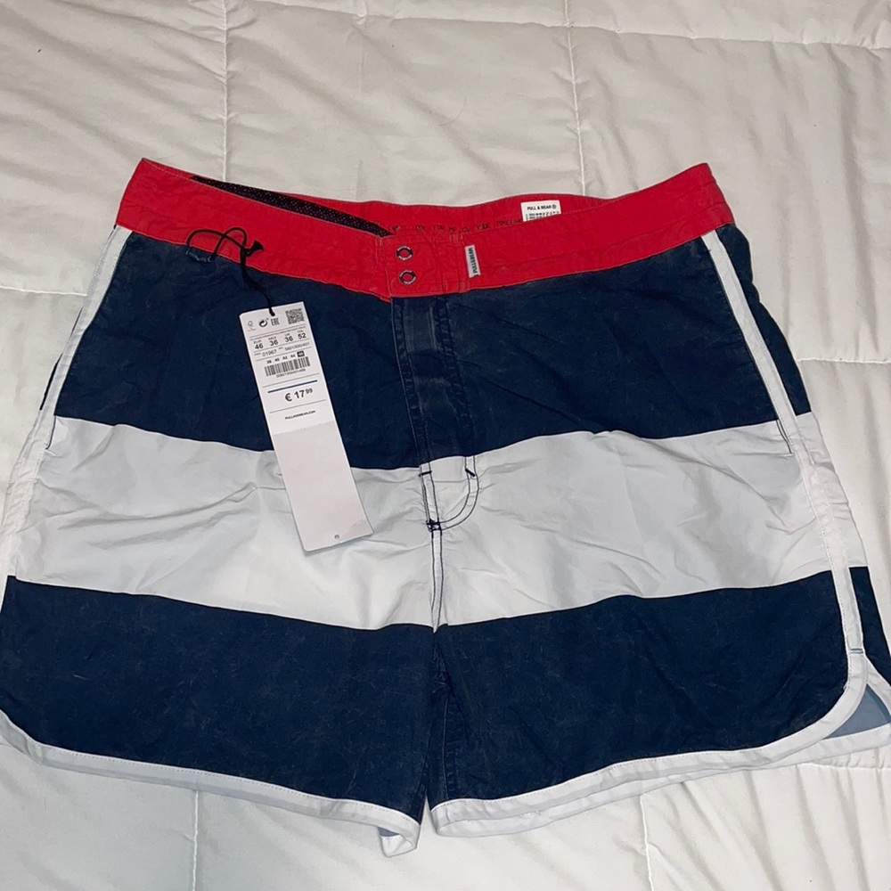 Pull and Bear  swim trunks
size extra large NEW